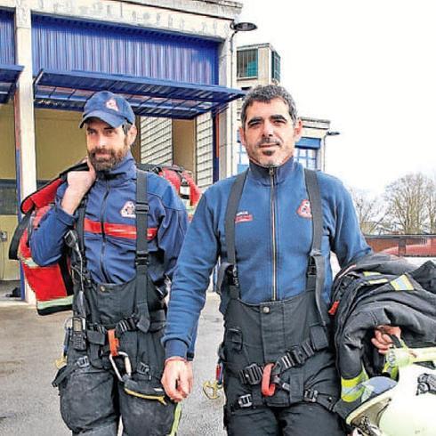 Bomberos al rescate de refugiados