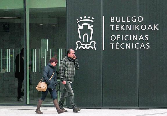 Urtaran ordena que se implante ya la huella digital para acceder a las oficinas de San Martín