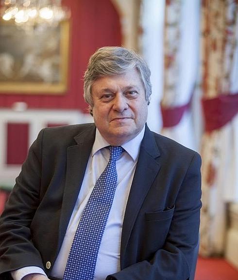 «El ascenso del populismo en España es similar al que llevó a Chávez a la presidencia»