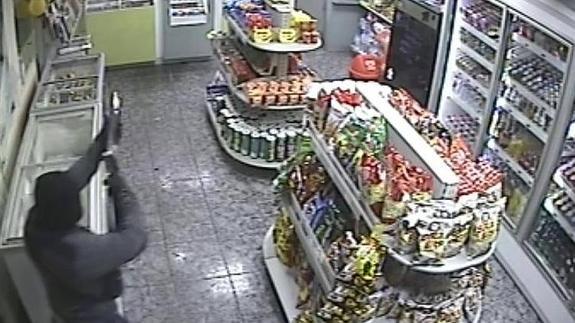 «¡No me mires a los ojos!» Así es la ola de atracos violentos que aterroriza a los murcianos