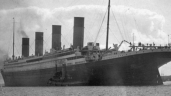 La historia oculta del violinista que murió tocando durante el hundimiento del Titanic