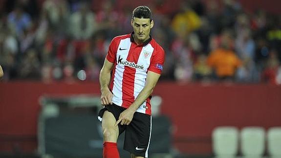 Aduriz sufre una lesión «leve» en el bíceps femoral