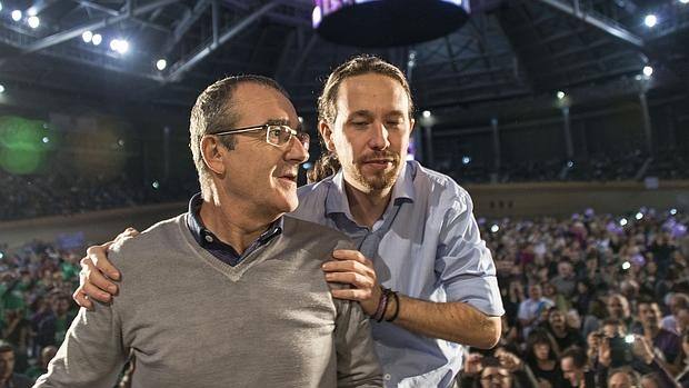 Las togas moradas: Podemos, un partido fascinado por los jueces