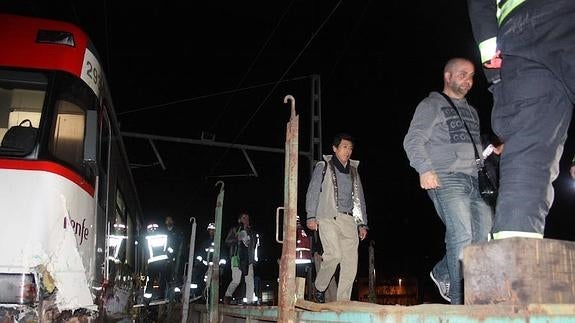 Varios heridos leves al colisionar un tren de pasajeros con un mercancías en Hernani