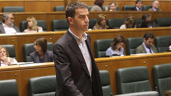 Maneiro denuncia que «en Euskadi se siguen produciendo abusos por razones lingüísticas»