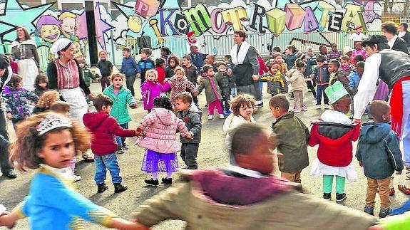 El pleno pide soluciones contra la guetización de la educación pública