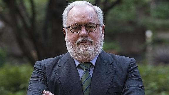 El PSOE pide la dimisión de Cañete por la amnistía fiscal a la que se acogió su mujer