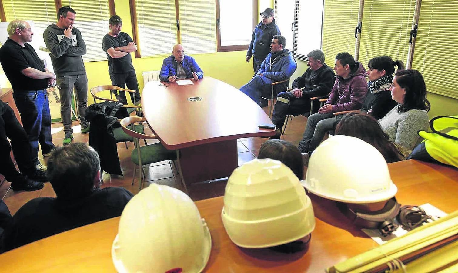 Sorpresa en los trabajadores de la fábrica quemada en Araia al anunciarse 13 despidos