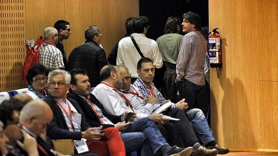 La federación de industria de UGT-Euskadi en pleno planta a Unai Sordo