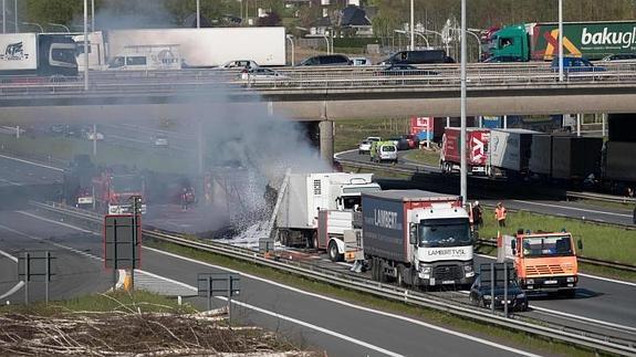 Una persecución de la policía belga causa un gran accidente en Francia