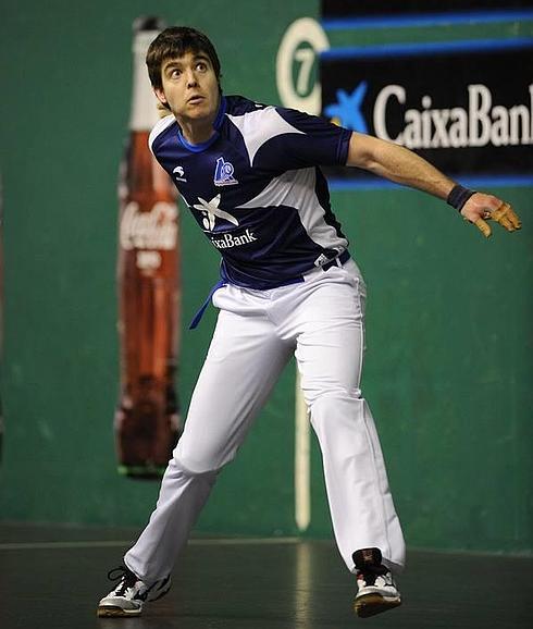 Irribarria da la sorpresa y se verá las caras con Urruti en la final