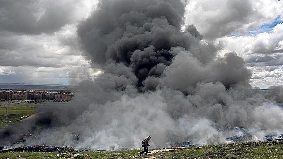 La nube tóxica del incendio de Seseña llegará a Valencia