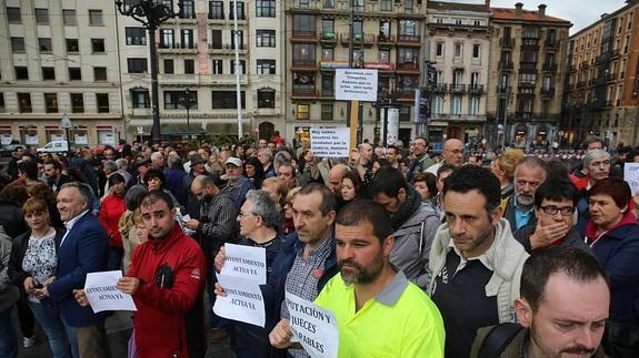 Los vecinos de Ollerías replican al Ayuntamiento: «El problema no está solucionado. 'Los Pichis' siguen en activo»