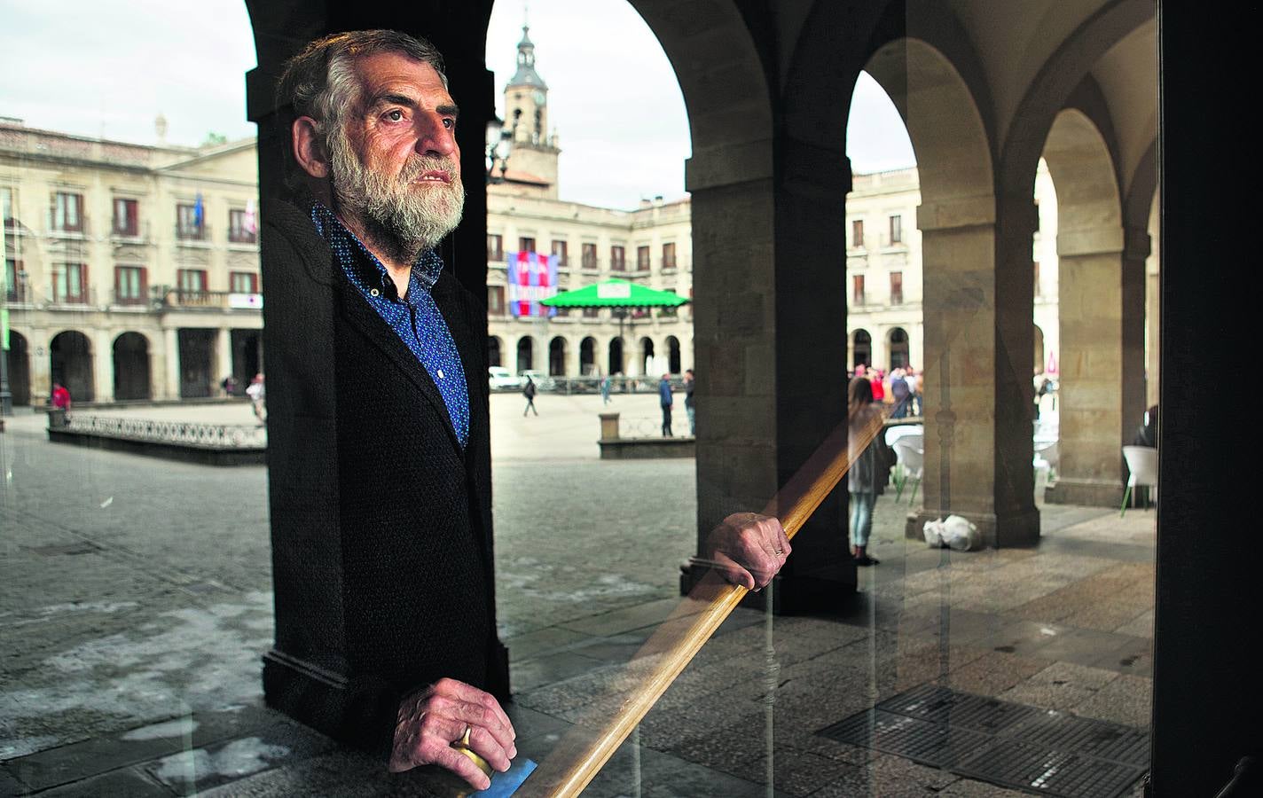 «No se me caerán los anillos por pactar con PP o EH Bildu para que avance Vitoria»