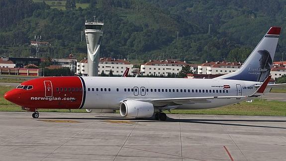 La aerolínea de bajo coste Norwegian desafía a Vueling y unirá Loiu y Barcelona