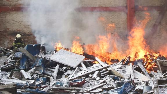 Nuevo incendio en la vieja fábrica de la Babcock en Trapagaran