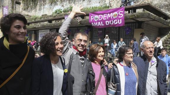 Monedero pide el «voto útil» de los «socialistas de corazón»