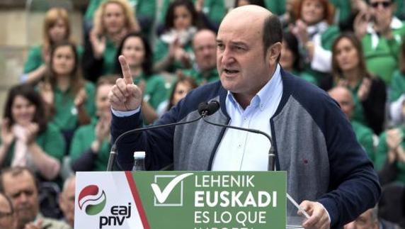 Ortuzar: «Los grandes partidos que ahora marginan a los nacionalistas, buscarán después su apoyo»