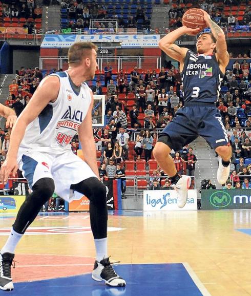 James descarta la oferta de renovación del Baskonia y se enrola en el Panathinaikos