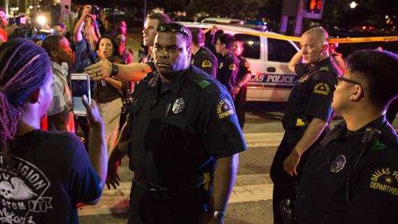 Cuatro policías muertos y siete heridos en Dallas en las protestas contra la violencia policial