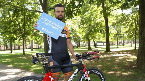 Urbina y los triatletas solidarios recogen 8.000 kilos para el Banco de Alimentos