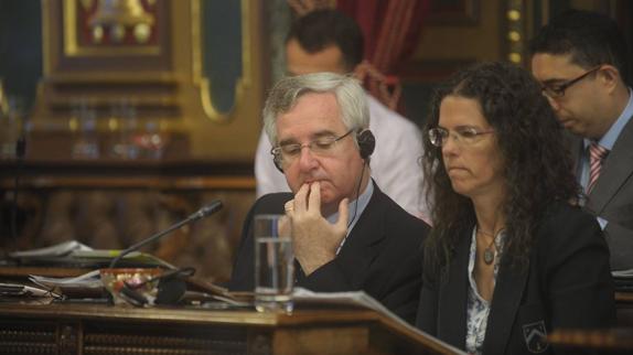 El PP critica la gestión de los contratos municipales tras el recurso de la OTA