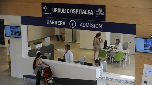 Osakidetza mantuvo 2.500 contratados el año pasado para cubrir bajas y licencias