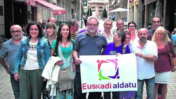 Tres independientes se suman a la pugna para ser el candidato de Podemos a lehendakari