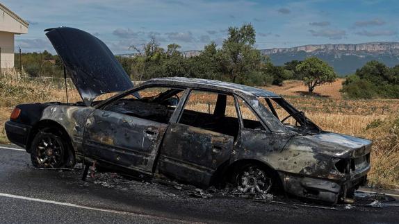Fallece el hombre que intentó rescatar a su perro tras el incendio de su coche en Navarra