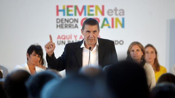 Otegi propone a PNV y Podemos un «acuerdo de país» que lleve a garantizar la soberanía