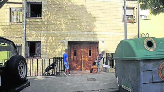 Abetxuko urge más presencia policial y el desalojo «rápido» de los ‘Bartolos’