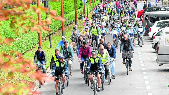 Una fiesta en la calle Aldabe, plato fuerte de la semana de la movilidad