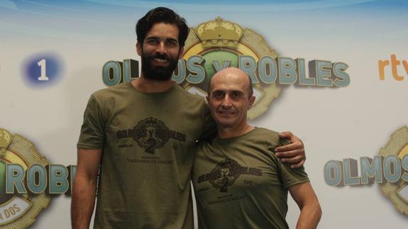 Pepe Viyuela y Rubén Cortada patrullan por Vitoria