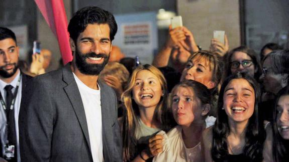 'Olmos y Robles' toman el Teatro Principal de Vitoria