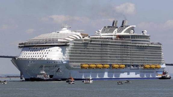 Un muerto y cuatro heridos por un accidente en el mayor crucero del mundo