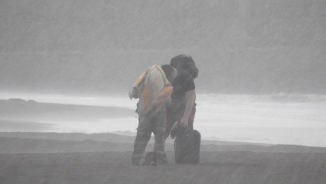 Llega la galerna y la lluvia