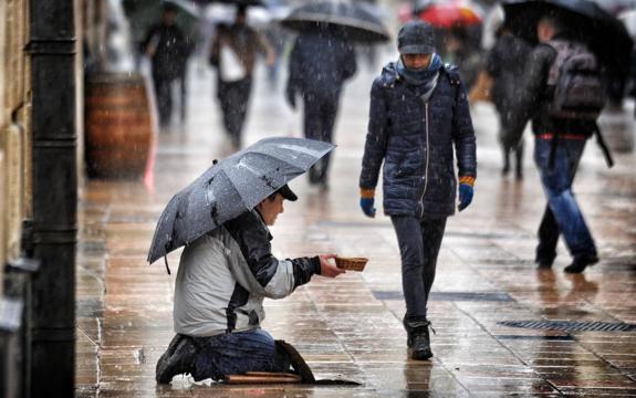 Vitoria aportará un millón de euros para cubrir ayudas de emergencia