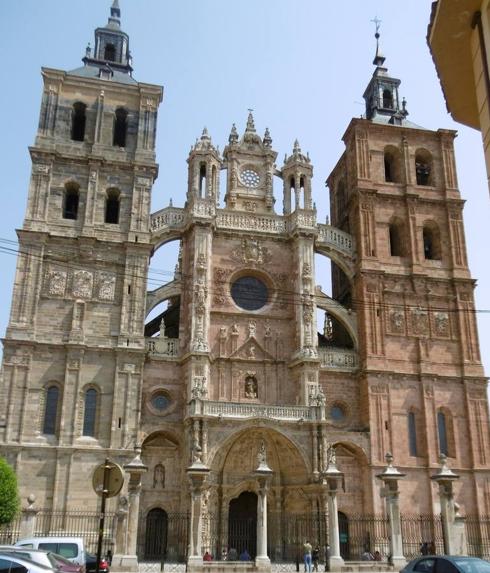 Peregrinos y turistas se citan en Astorga