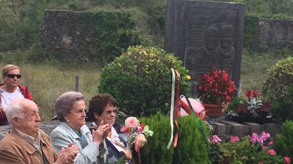 Pili Zabala lamenta la «ausencia institucional» en el homenaje anual a su hermano y a Lasa