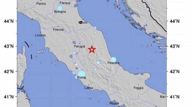 Tres fuertes terremotos sacuden el centro de Italia