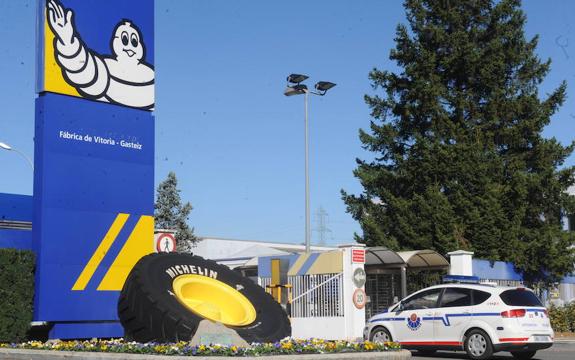 Fallece un operario vitoriano de 39 años en accidente laboral en la planta de Michelin