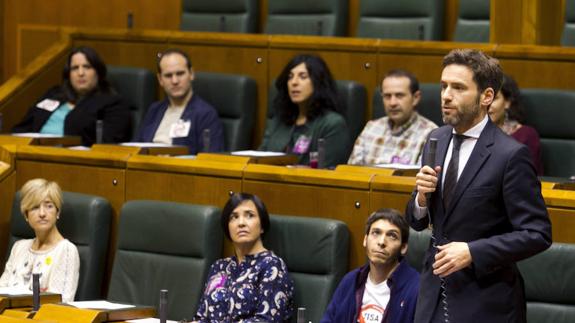 El PP recurre la decisión que evitó que los parlamentarios vascos juraran o prometieran la Constitución