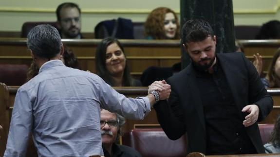 La «cal viva» incendia otra vez el Congreso