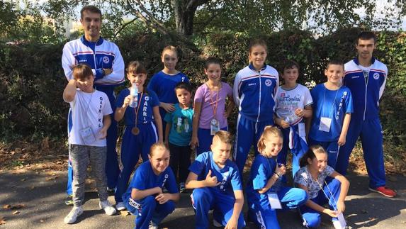 El taekwondo de Arrigorriaga suma ocho medallas en Pontevedra