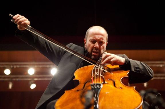 Enrico Dindo y la doble vida de Shostakovich