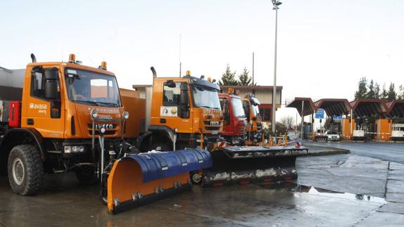 Un simulacro en la AP-68 pone a prueba la capacidad de la autopista con nevadas