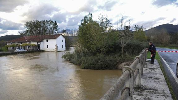 Hallan en el río Butrón el cuerpo sin vida de un vecino de Gamiz desaparecido en abril