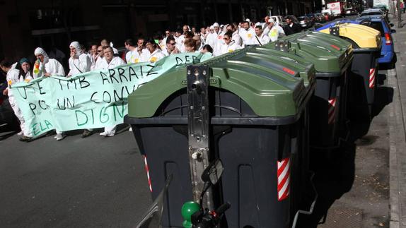 Bizkaia tratará un tercio menos de residuos por la huelga en la planta TMB