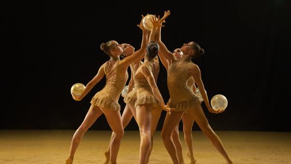 Las gimnastas repiten burbujas por Navidad