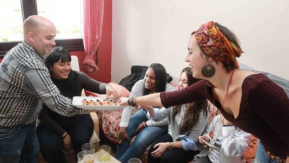 Basauri crea una red antirumores para eliminar los estereotipos sobre los inmigrantes